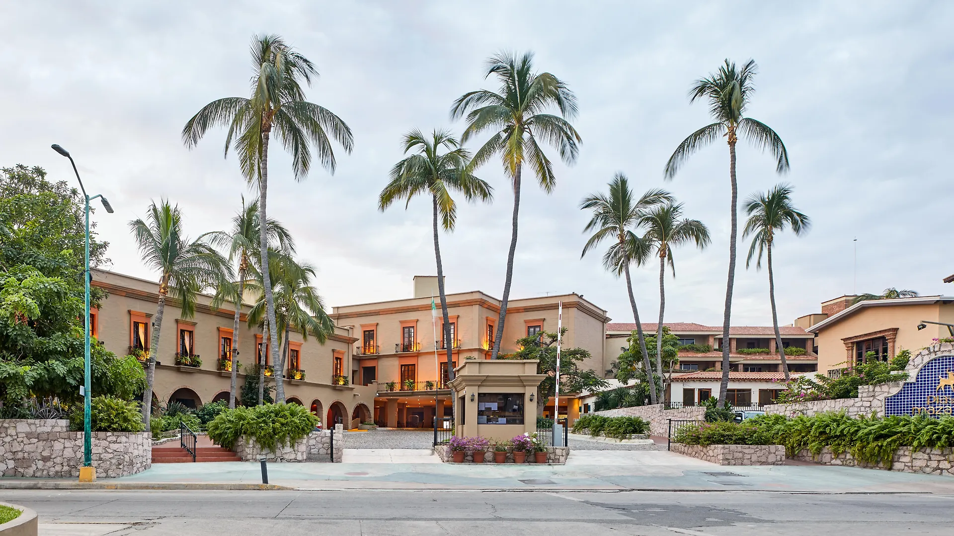 Hotel Playa Mazatlan contacts